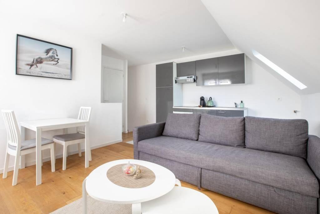 Grand Confort, Appartement Osny المظهر الخارجي الصورة